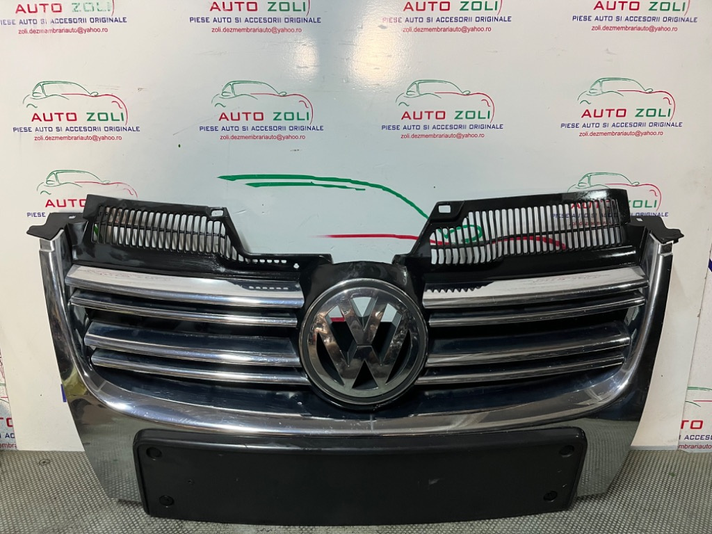 Grila centrala bara fata pentru VW Jetta 2008 ,cod 1K5853651