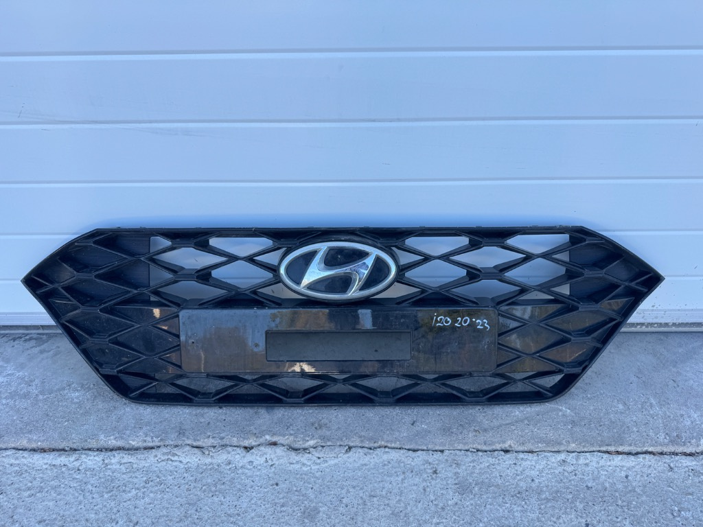 Grila centrala + emblema Hyundai i20 2020/2021/2022/2023