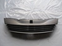 GRILA CENTRALA FATA RENAULT LAGUNA 2 FAB. 2001 – 2007 ⭐⭐⭐⭐⭐