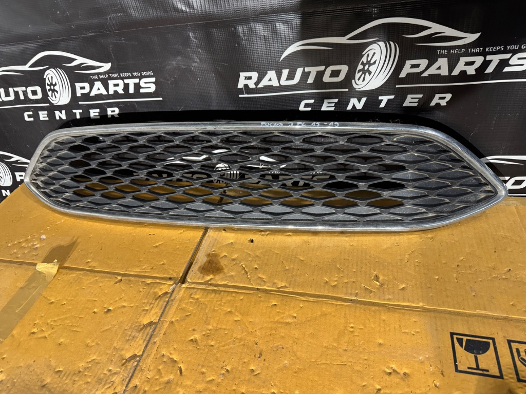 Grila centrala Ford Focus 3 Facelift 2015/2016/2017/2018/2019