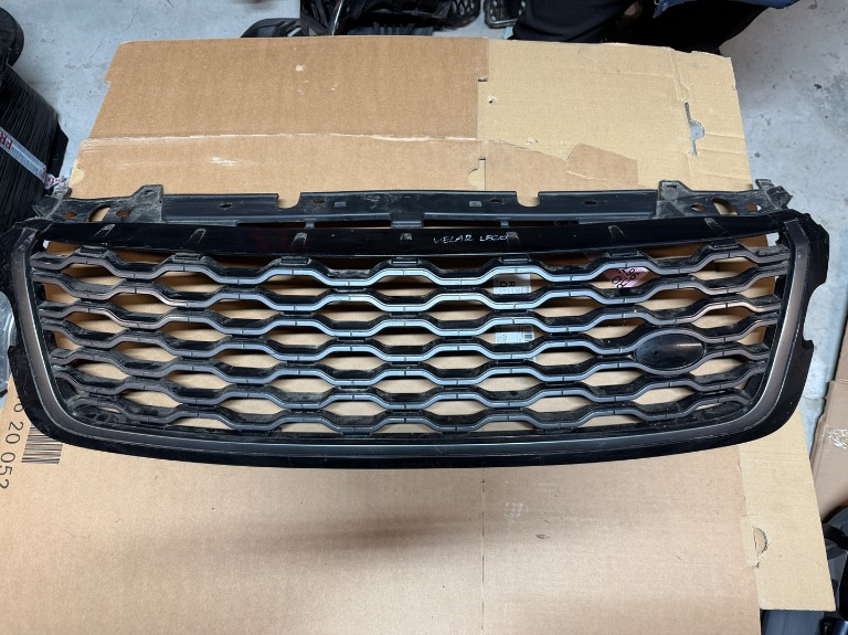 Grila centrala Land Rover Range Rover Velar L560 2017/2018/2019/2020/2021/2022/2023