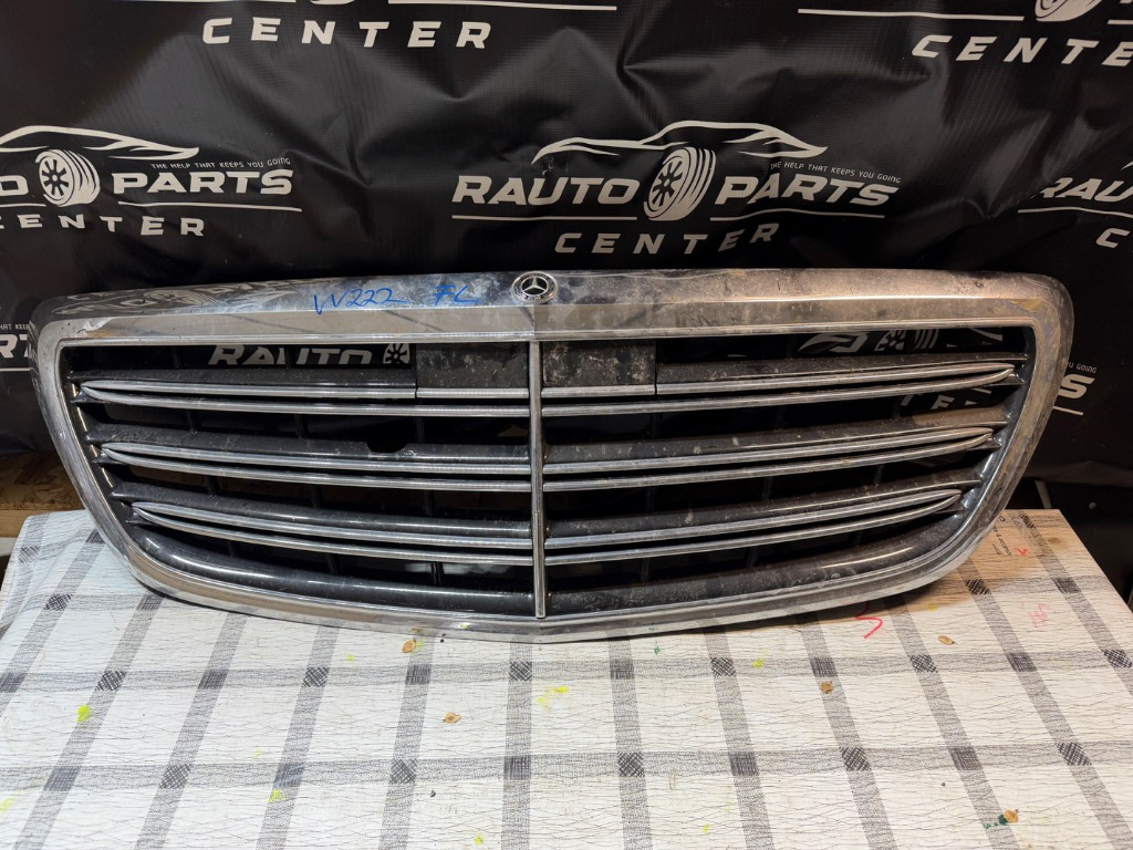 Grila centrala Mercedes W222 Facelift 2017/2018/2019/2020