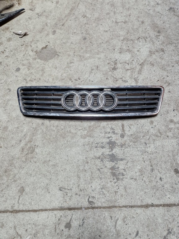 Grila centrala radiator Audi A6 C5 oem cod 4B08536