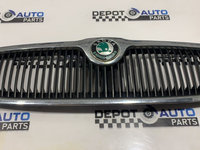 Grila centrala radiator Skoda Octavia 2