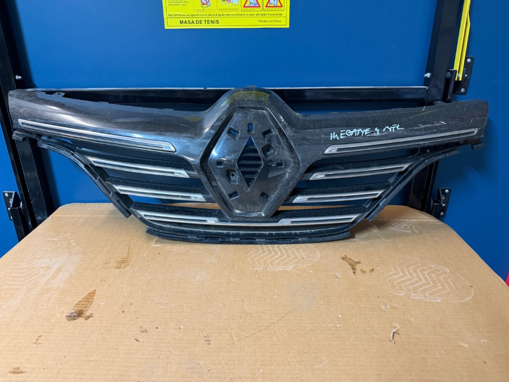 Grila centrala Renault Megane 4 Nonfacelift 2016/2017/2018/2019/2020