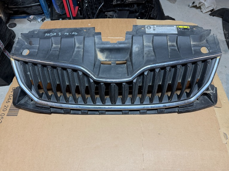 Grila centrala Skoda Fabia 3 2014/2015/2016/2017/2018/2019