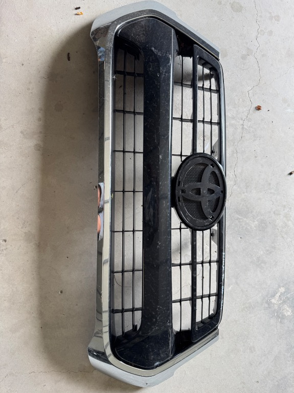 Grila centrala Toyota HILUX FACELIFT 2020/2021/2022/2023/2024