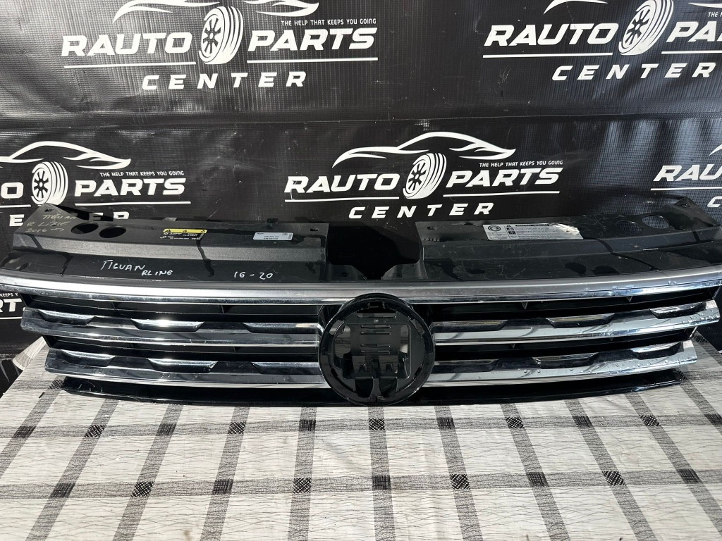 Grila centrala Volkswagen Tiguan R-LINE 5NA 2016/2017/2018/2019/2020