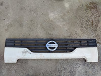 Grila completa cu sigla Nissan Cabstar 2007,2008,2009,2010,2011,2012,2013,2014