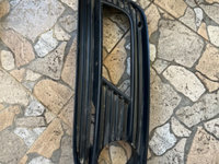 Grila dreapta bara fata Audi A4 B8 8K cod: 8K0807682L