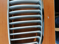 Grila dreapta radiator cu crom si argintiu STOC BMW SERIA 5 (F10/11) 2010-2013 51137261356