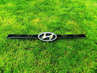 Grila emblema Hyundai i20 model 2014 cod 86351-C8000