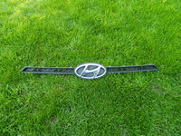 Grila emblema Hyundai i20 model 2014 cod 86351-C8000