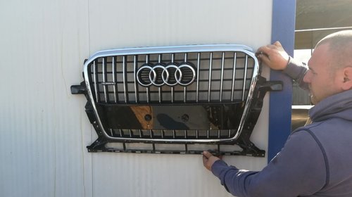 Grila fata centrala Audi Q5 2009-2013