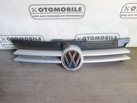 Grila fata cu emblema VW Golf 4 1999-2004: 1J0853651D