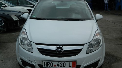 Grila fata Opel Corsa model 2011
