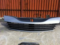 Grila fata Renault Laguna 2004 cod 8200012581