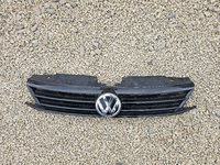 Grila fata + sigla VW PASSAT B8 cod 3g0 853 601 b originala din dezmembrări