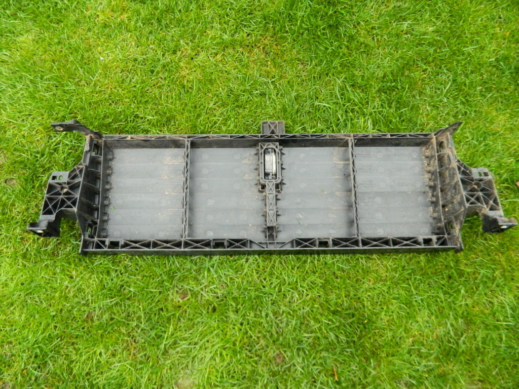 Grila Hota radiator Audi Q7 4M0 cod E07-