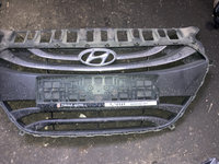 Grila Hyundai i30 2 2011 , 2012 , 2013 , 2014 grila radiator bara fata i 30 i-30 grila centrala Pret fix