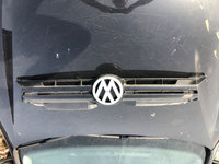 Grila intre faruri VW Golf 6 1.4 benzina 2011 hatchback
