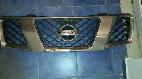 GRILA NISSAN NAVARA 2008