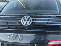 Grila Passat B8 grila centrala Volkswagen Passat B8 sigla emblema