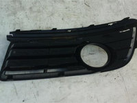 Grila proiector dreapta Volkswagen Jetta An 2005-2010 cod oem 1K0853666H