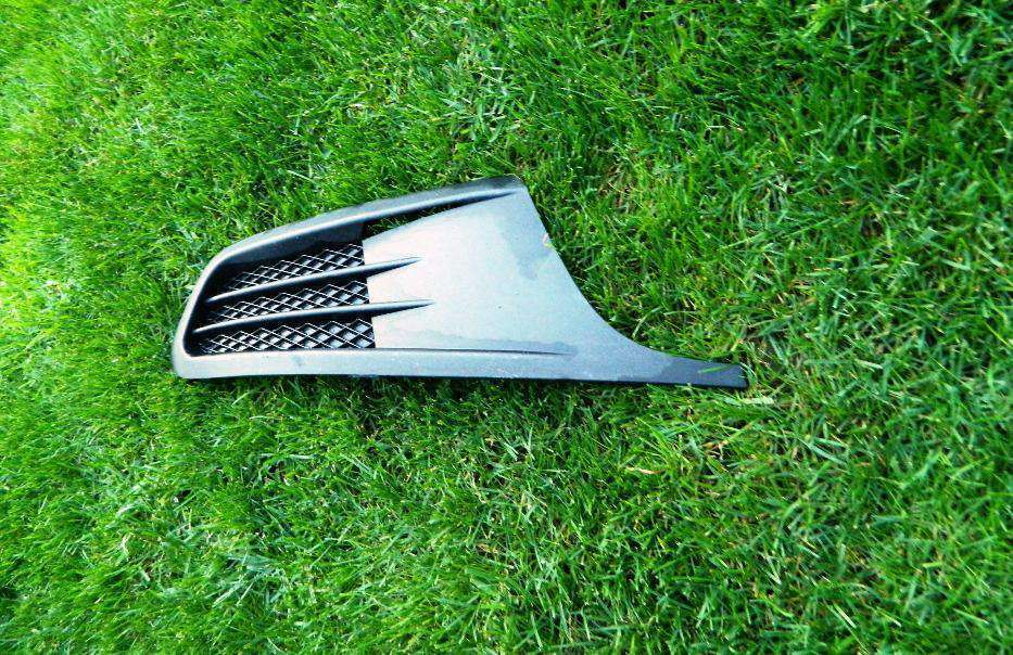 Grila proiector dreapta VW Jetta model 2