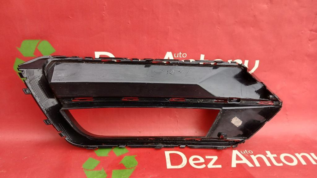 Grila proiector dreapta Vw Passat B8 R L