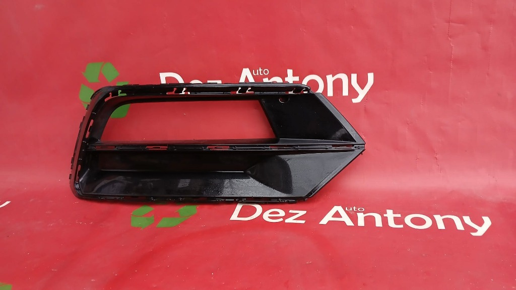Grila proiector dreapta Vw Passat B8 R Line cod 3G0353666F