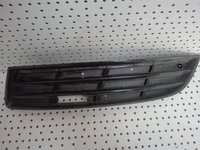 Grila Proiector Stanga VW Volkswagen Passat B6 / SE TDI 105 / 2005 2006 2007 2008 2009 2010, Sedan