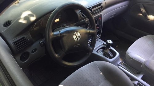 Grila proiector VW Passat B5 1998 berlina 1.6