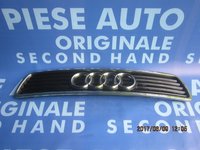 Grila radiator Audi A4 :8D0853651