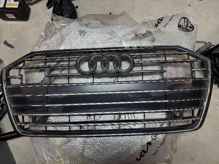 Grila radiator Audi A6 C8 4K S-Line Distronic 2019/2020/2021/2022/2023/2024