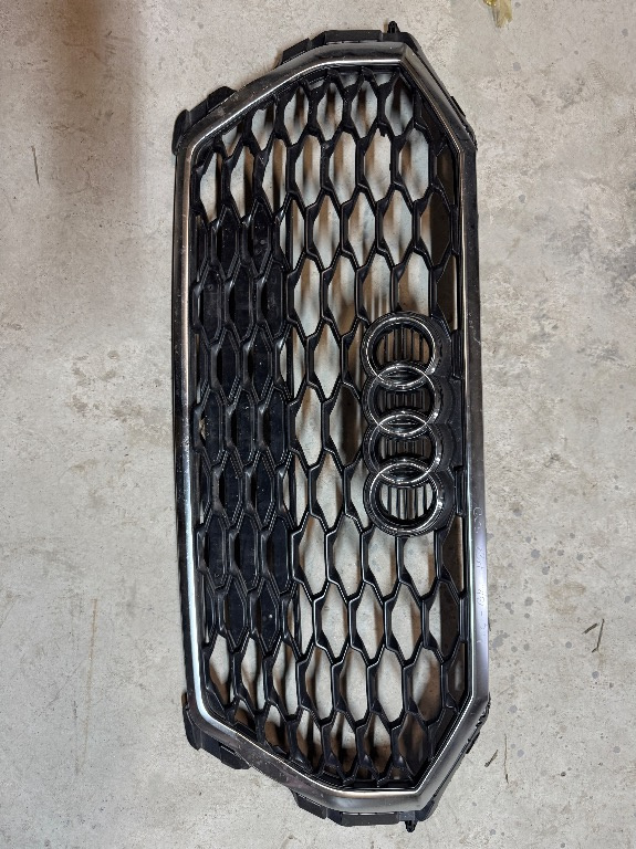 Grila radiator Audi Q3 F3 S-Line Sportback 2019/2020/2021/2022/2023/2024
