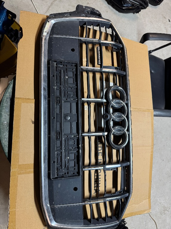 Grila radiator Audi Q7 4M Facelift 2020/2021/2022/2023/2024