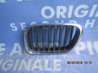 Grila radiator BMW E53 X5 2003; 8247673 // 8247674 (urechi rupte)