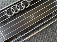 Grila radiator cu loc pentru senzori parcare Audi A6 C8 2019-2021 4K0853651B 4K0853653B