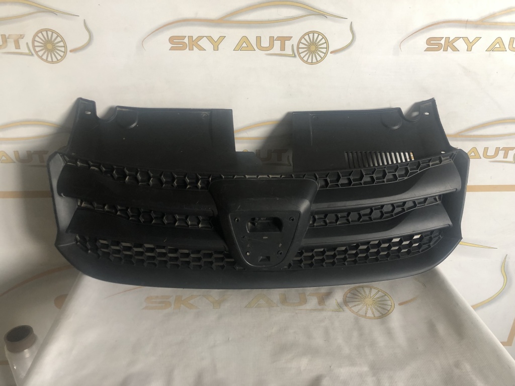 Grila radiator Dacia Logan după 2013 cod 623103971R