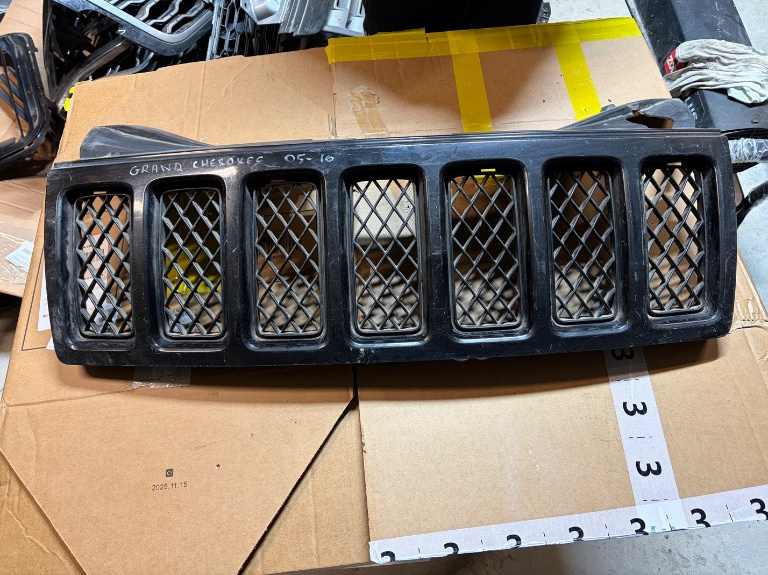 Grila radiator Jeep Grand Cherokee Negru 2005/2006/2007/2008/2009/2010
