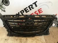 Grila radiator mazda 3 model 2014 pt senzori parcare cod bje1-50712