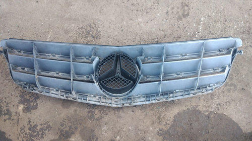 Grila radiator Mercedes Benz C W204