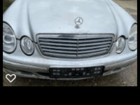 Grila radiator Mercedes-Benz E-Class W211/S211 [2002 - 2006] Sedan 4-usi E 200 CDI MT (122 hp)