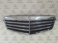 Grila radiator MERCEDES-BENZ E-CLASS W212 mic defect