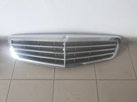 GRILA RADIATOR MERCEDES C220  (W 204) DUPA 2007