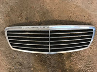 Grila Radiator MERCEDES W211 E Class E220 CDI 2002-2007 Berlina