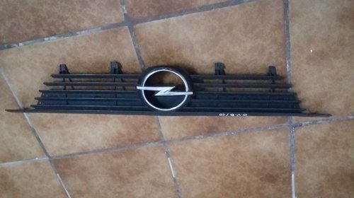 Grila radiator Opel Vectra B