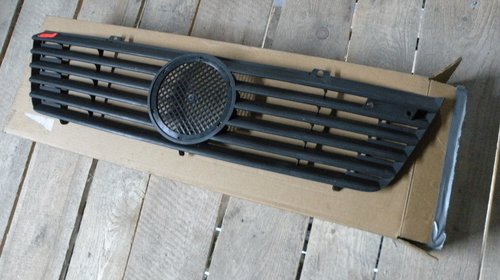 Grila radiator pentru Mercedes Vito / Sprinter A6388801183