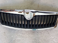 Grila radiator Skoda Octavia an 2008- 2013